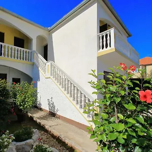 Zora Apartament